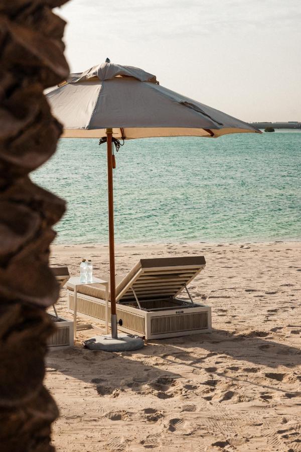 Erth Abu Dhabi Hotel エクステリア 写真