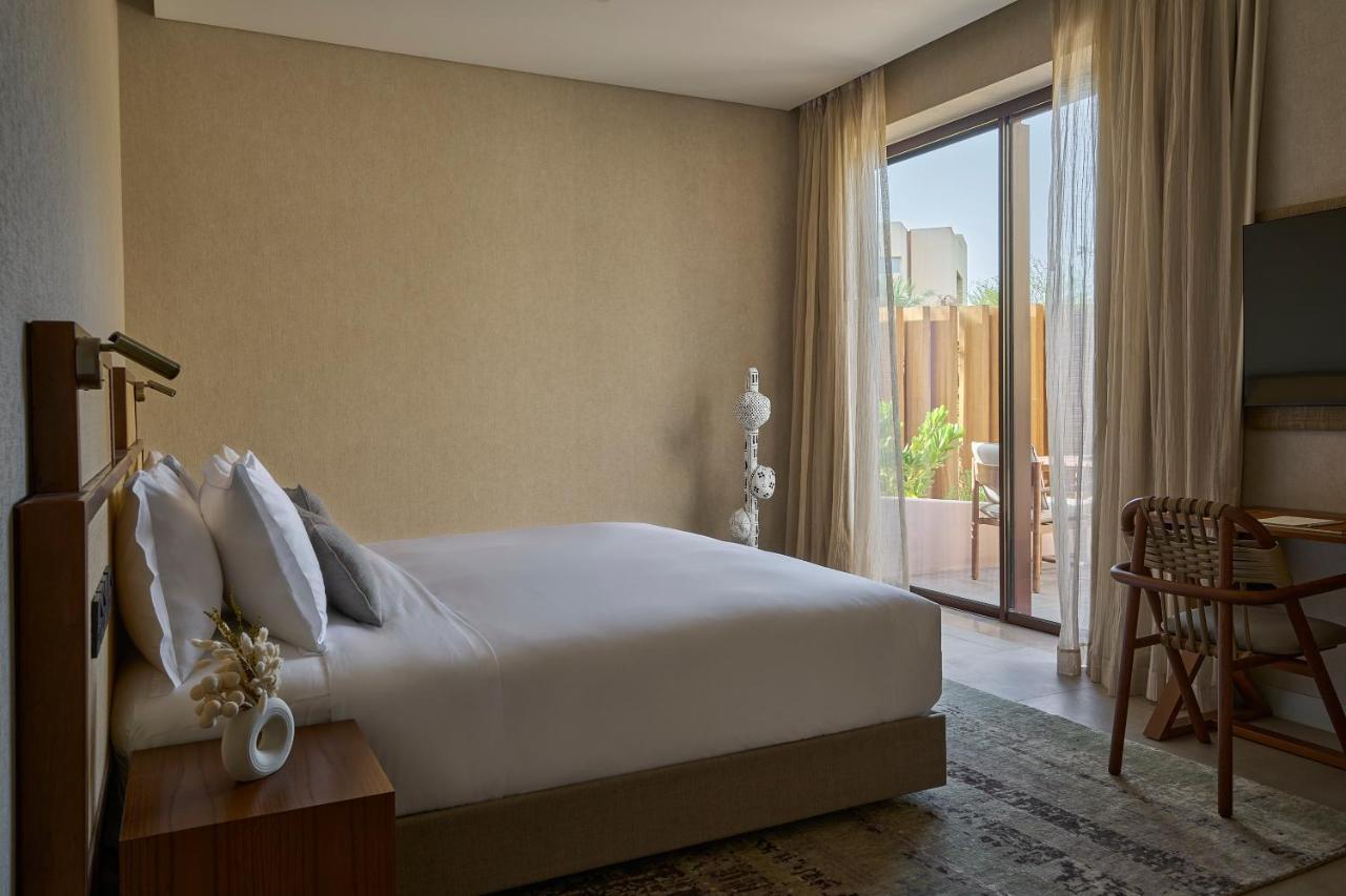 Erth Abu Dhabi Hotel エクステリア 写真