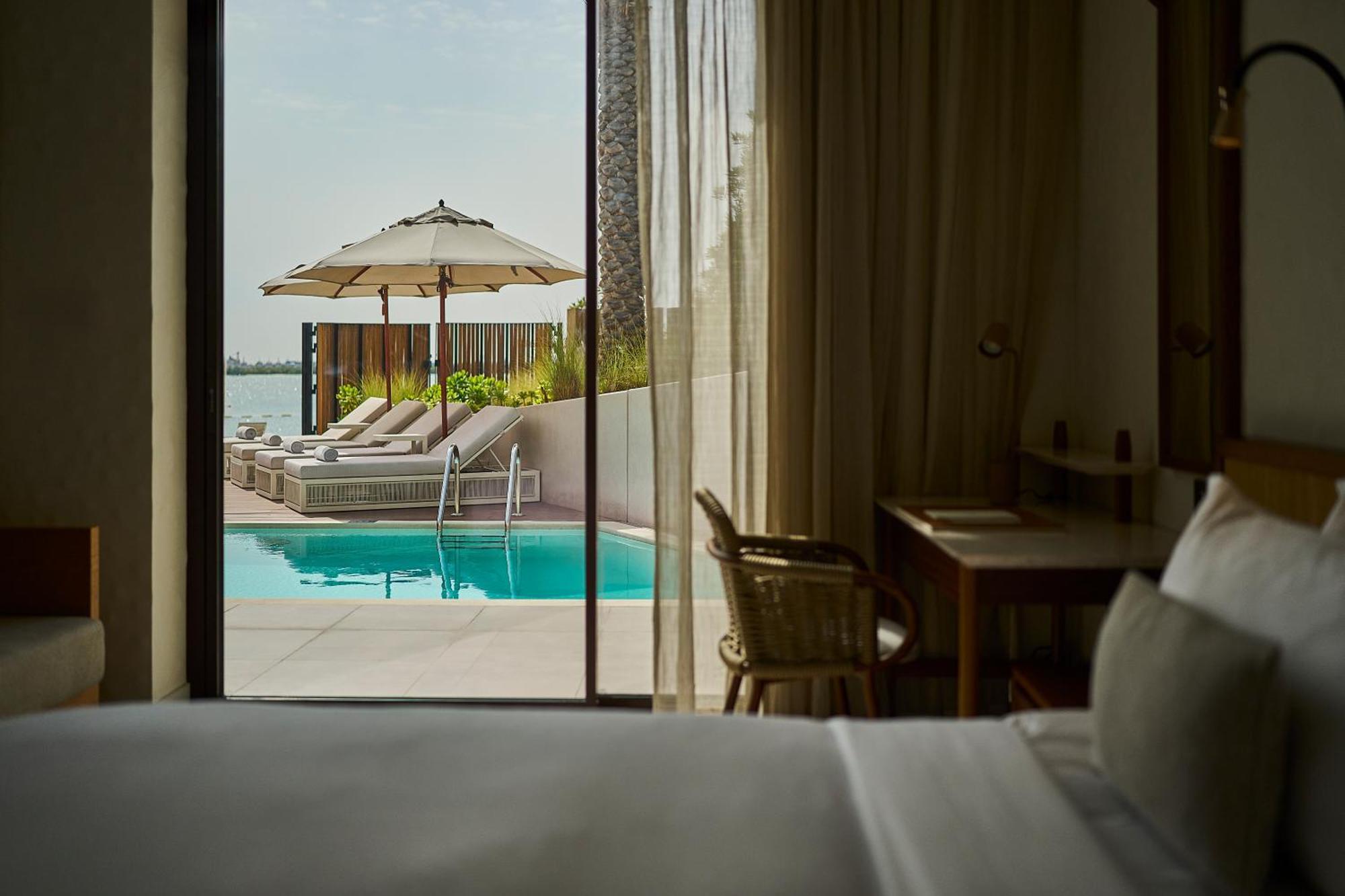 Erth Abu Dhabi Hotel エクステリア 写真