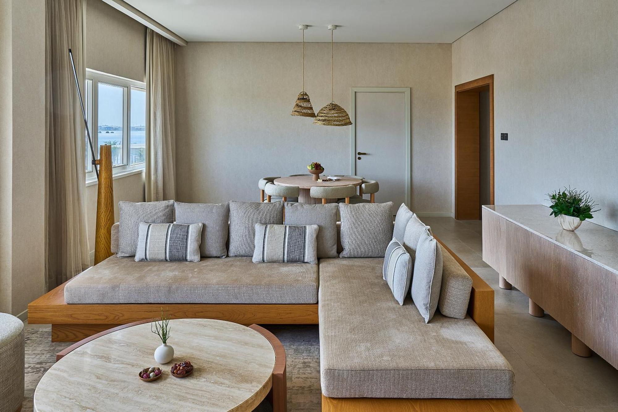 Erth Abu Dhabi Hotel エクステリア 写真